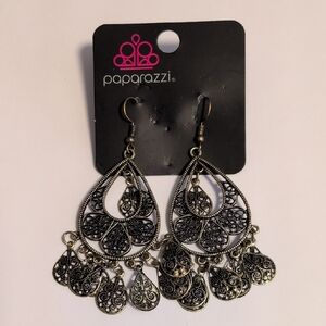 Paparazzi Intricate Gold Dangle Earrings‎